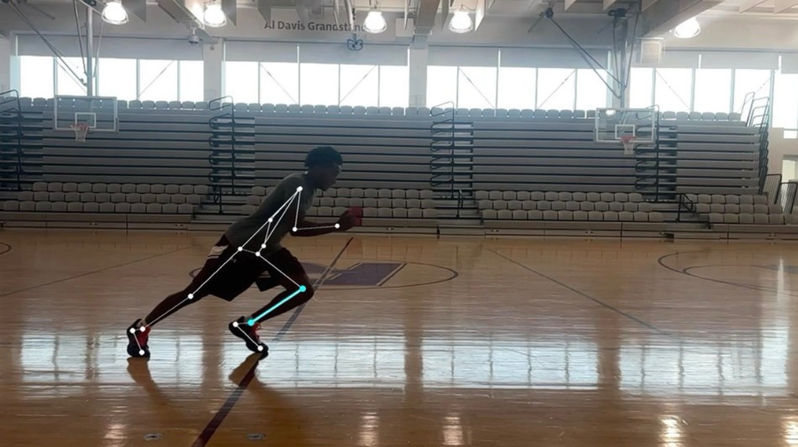 Athlete with an angled shin angle at ground contact, step 1